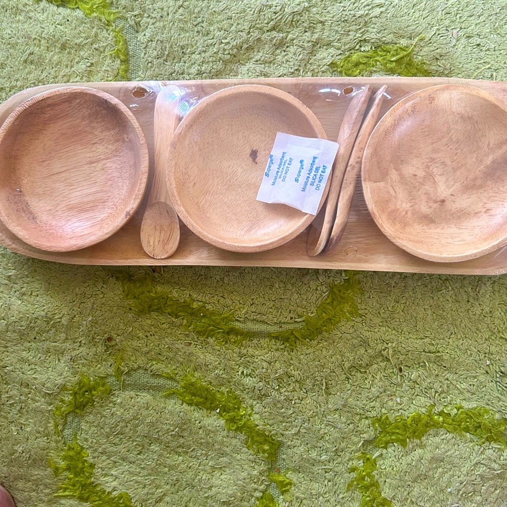Wooden 3pc. Bowls and Spoons with Tray.